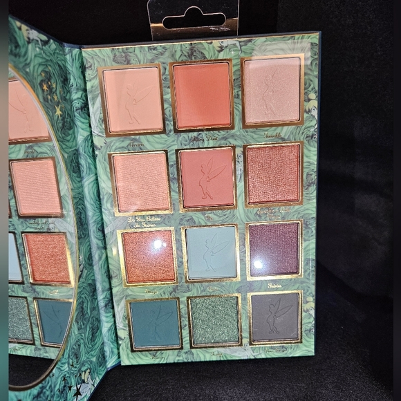 Disney Tinkerbelle Makeup Eyeshadow Palette - Picture 3 of 3